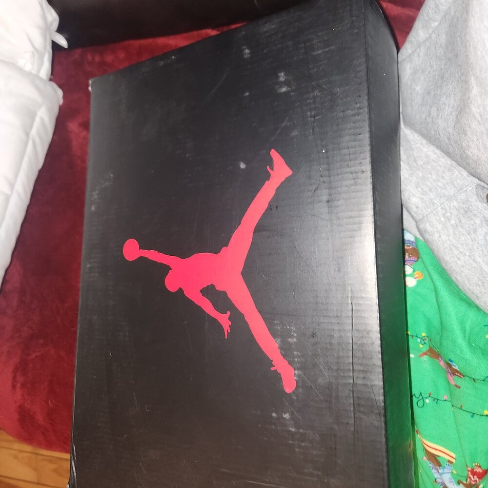2019 Jordan 6 Infrared and black new with box